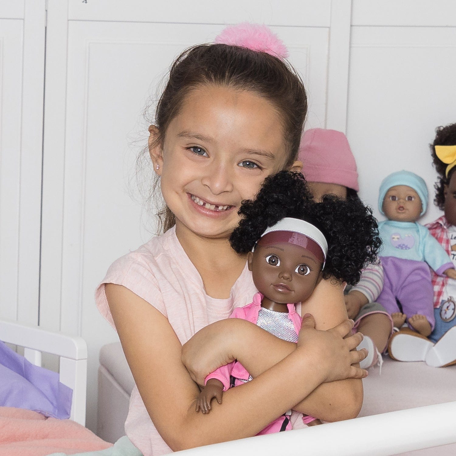 [🌙 GlowBuddies🌟]Adora Glow Girls African American Doll Set with Glow-in-the-Dark Clothes & Accessories - Serena