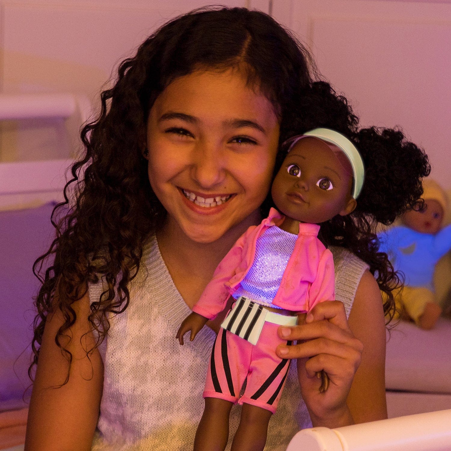 [🌙 GlowBuddies🌟]Adora Glow Girls African American Doll Set with Glow-in-the-Dark Clothes & Accessories - Serena