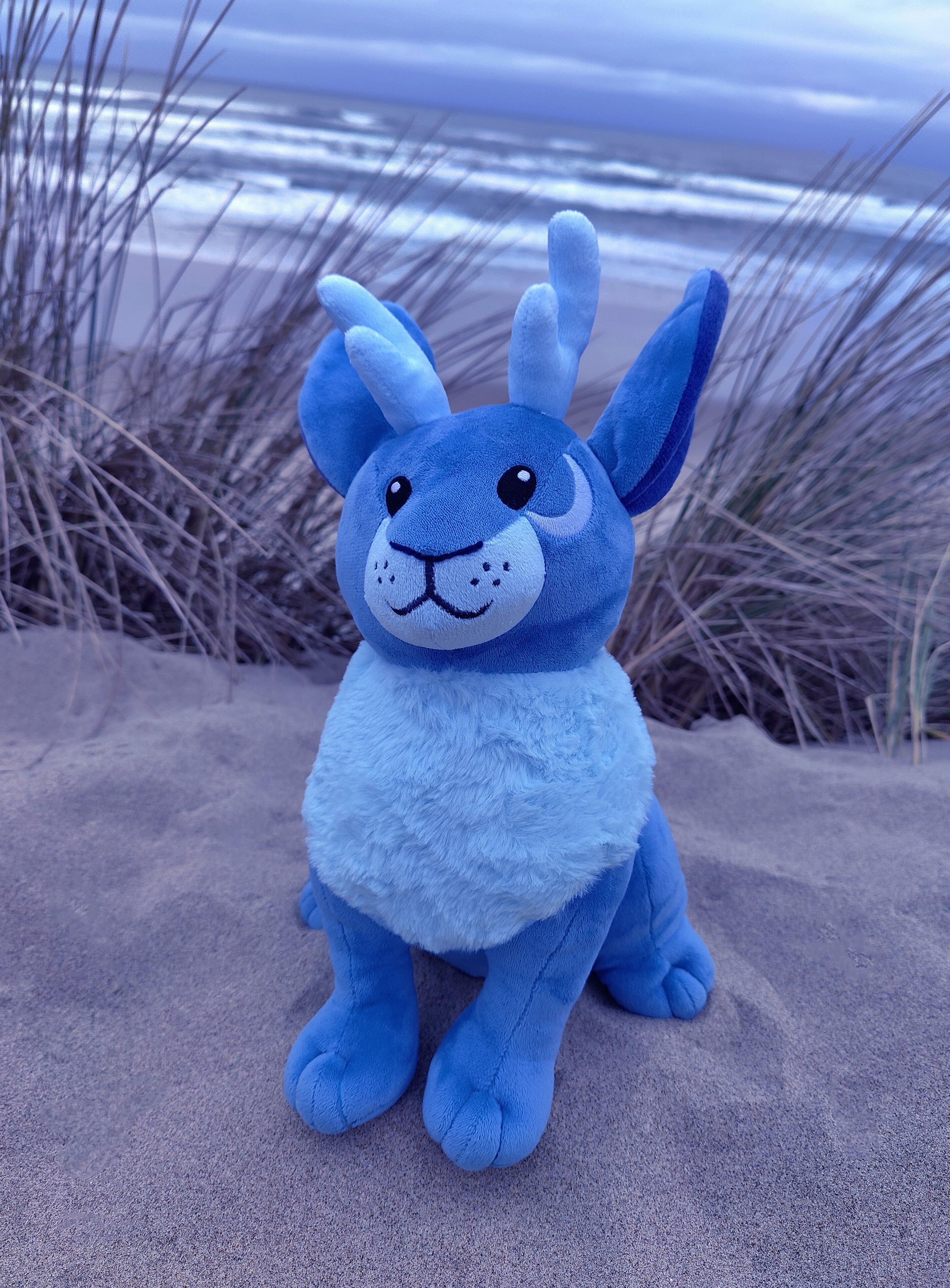 [🌙 GlowBuddies🌟]Blue Moon Jackalope • Glow in the Dark Plush Toy（+pen）